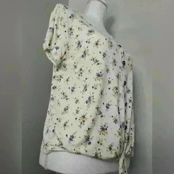 American Eagle Floral Button-Down Tie Front Top - Picture 7 of 10